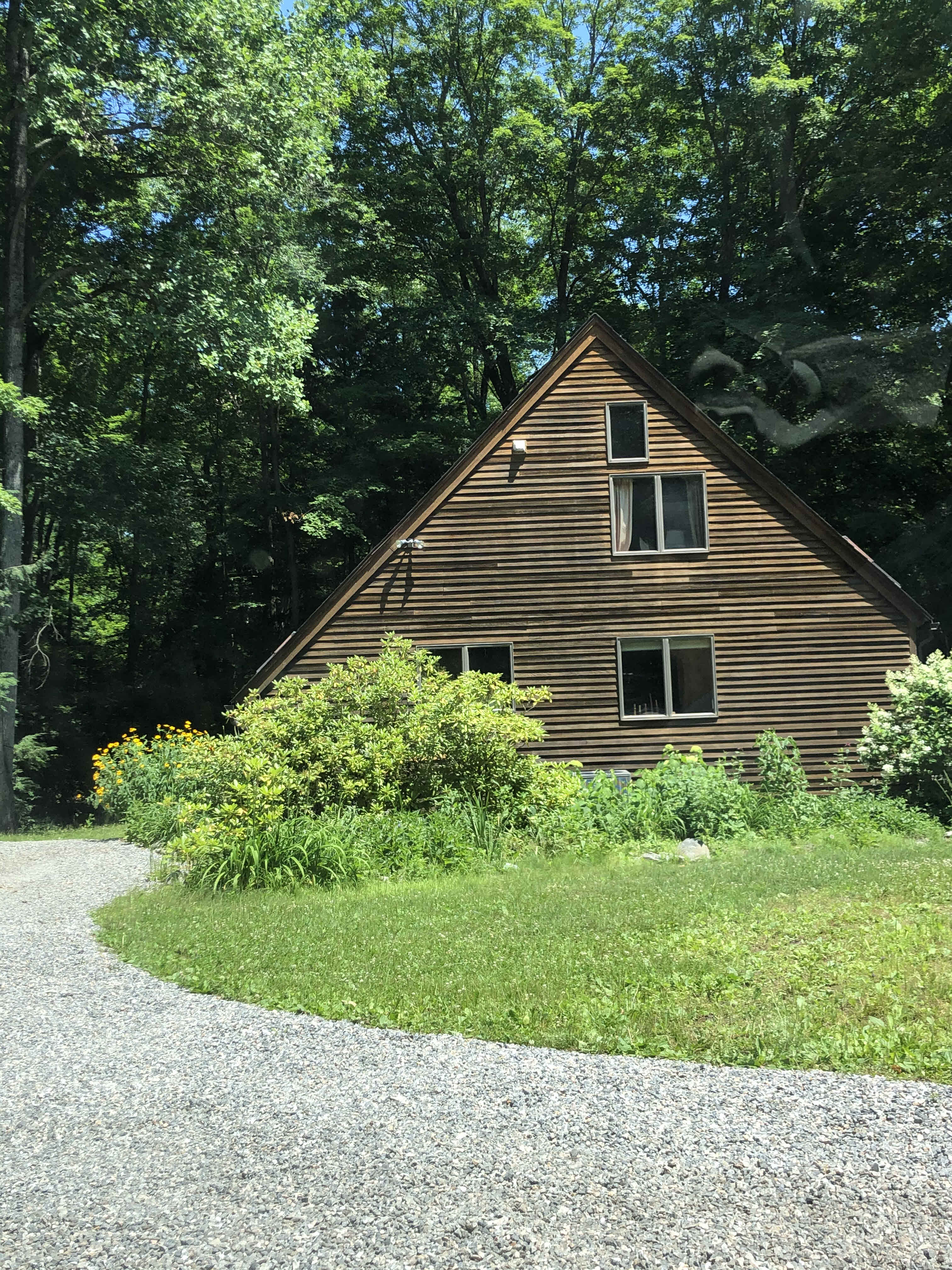 Building photograph for 19 FOOTHILLS ROAD